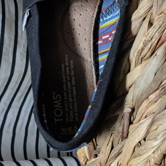 sz 6.5 women's toms one for one black canvas w/ rare black bottom - Picture 4 of 6